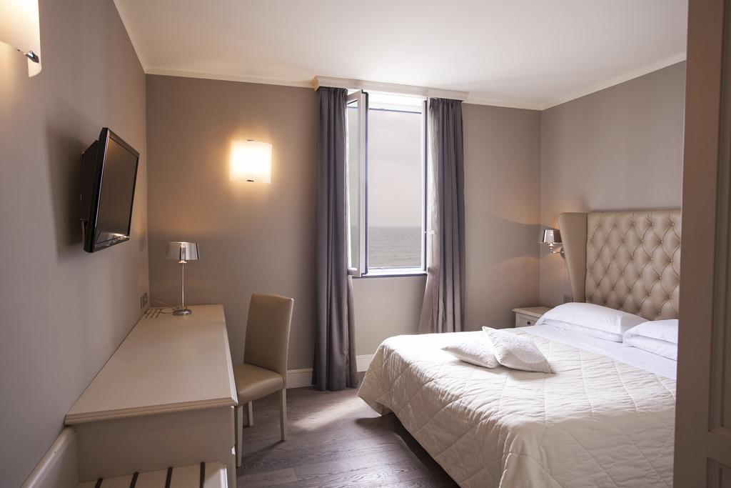 Hotel Savoia Alassio Esterno foto