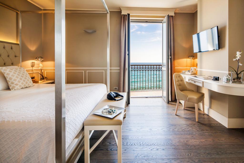 Hotel Savoia Alassio Esterno foto