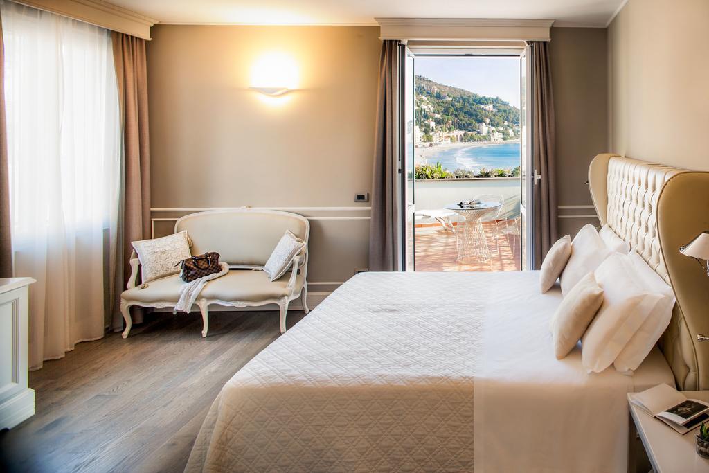 Hotel Savoia Alassio Esterno foto