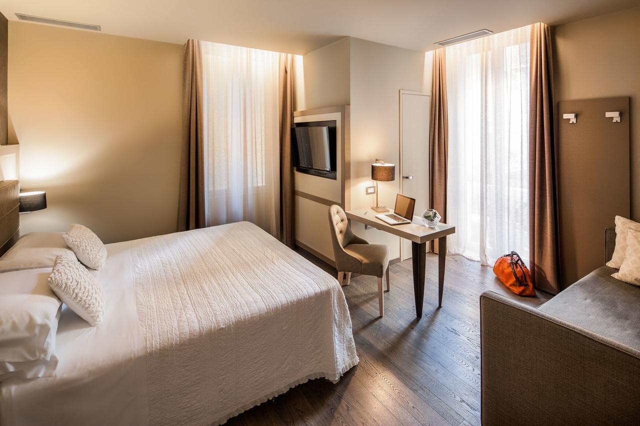 Hotel Savoia Alassio Esterno foto